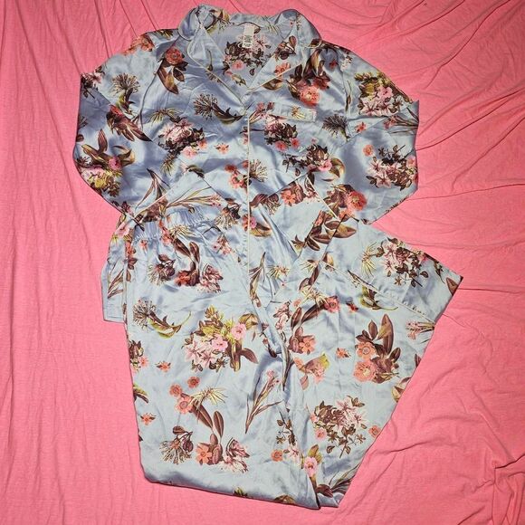 Purple floral satin victorias secret nwt pajama set